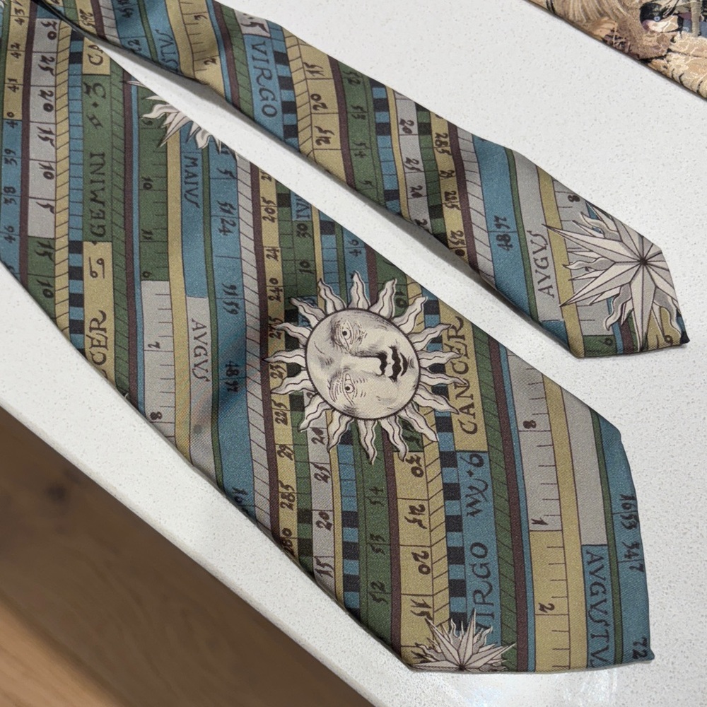 Elegant Patterned Ties Set - Picture 3 of 3
